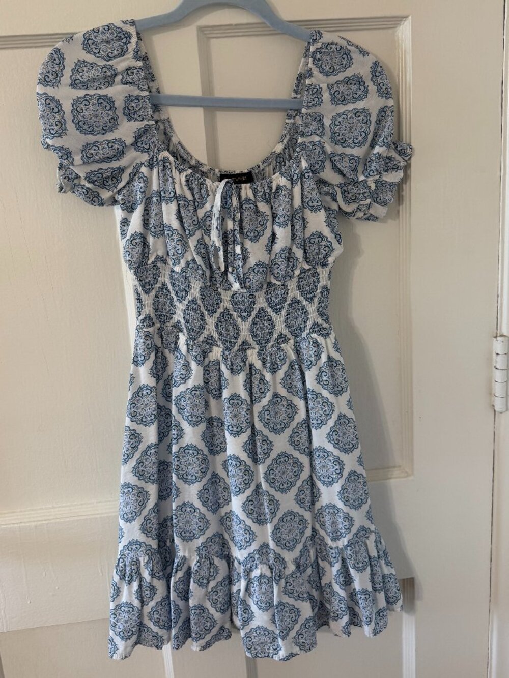 Hesperus Blue & White Puff Sleeve Smocked Mini Dress Size Small - Picture 2 of 6